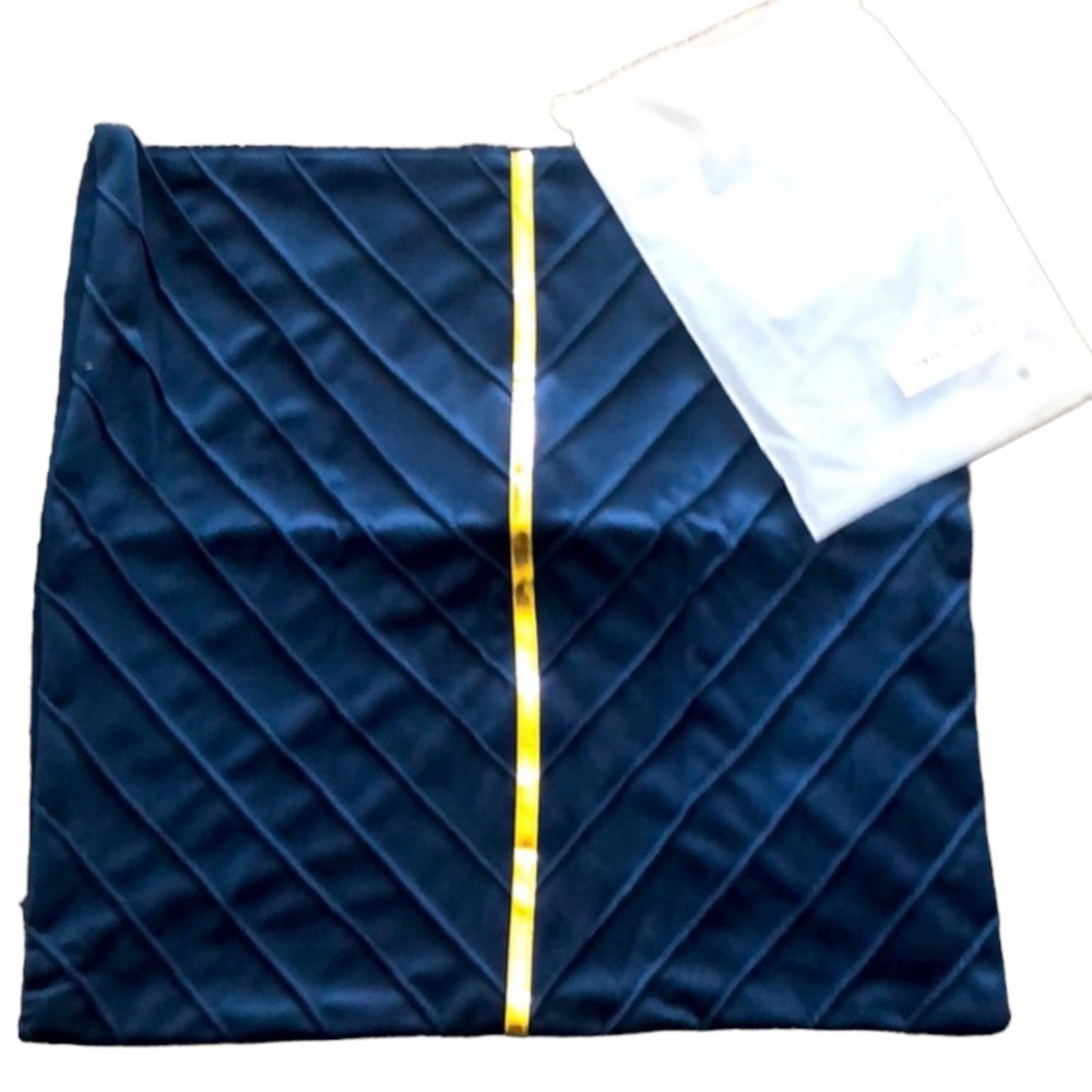4/$20     SHEIN   - Cushion Covers BNWT